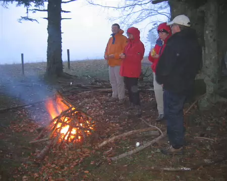 15z438 Un feu réconfortant après une fraîche journée