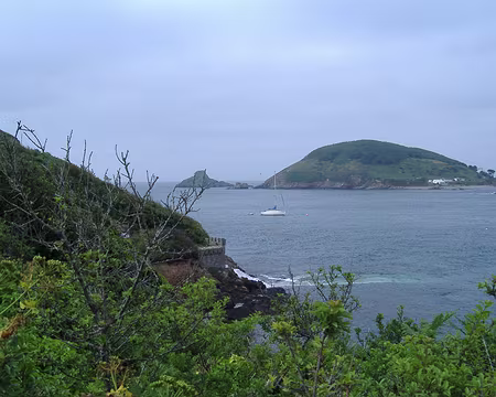 jersey 008 Bateau et relief montagneux