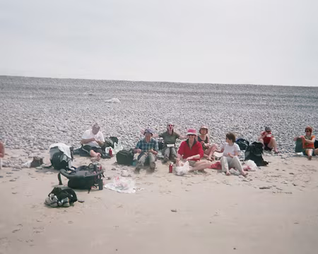 02z464 Déjeuner après la baignade