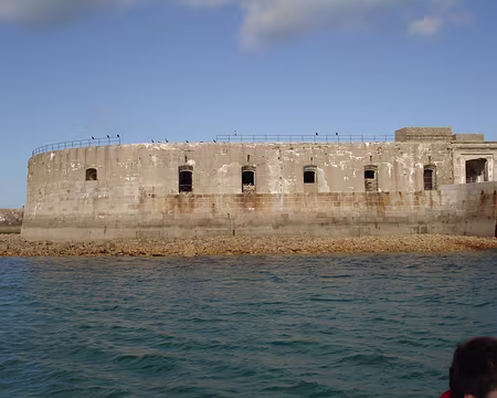 15 Hélas, nous sommes rapidement repris et enfermés...