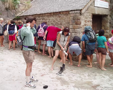 RV06 013 Lavage des pieds avec un seul robinet !...