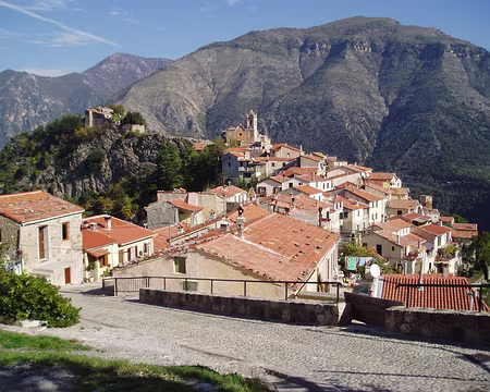 alpesmaritimes 107 le village de Piène-Haute