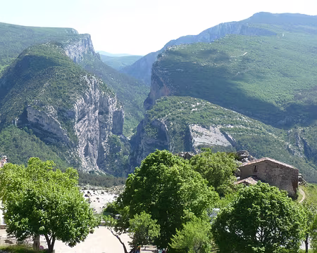 File 040 Vers les gorges du Verdon, l'entrée du couloir Samson se profile.