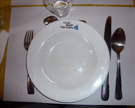 File 069 La vaisselle du CAF existe toujours.