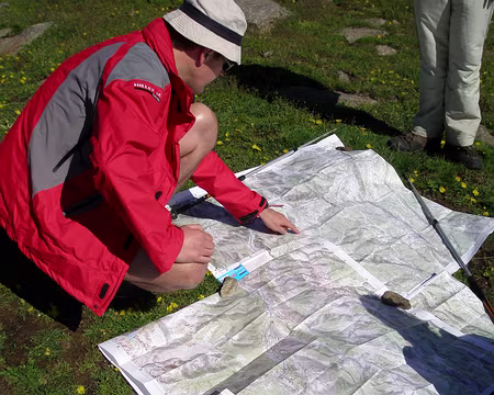 P6080020 un moment d'orientation au sommet (voir la vidéo)