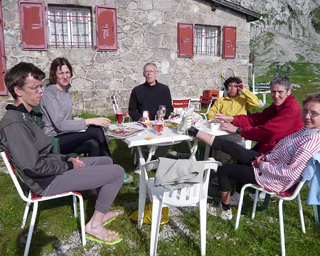 Tournette 040 apéro au soleil face au lac