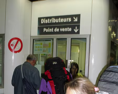 P9140001 Il faut prendre son billet pour...