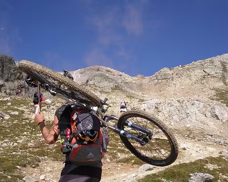 16 Pour les volontaires, variante à vélo!