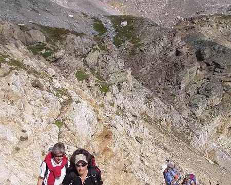 17 Voyons, nous avons un gâteau au citron, un fondant au chocolat, des tartelettes pâtissières, ...ça devrait aller pour notre encas!