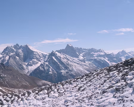 UB070313 Vue vers l’Aiguille et le Brec de Chambeyron
