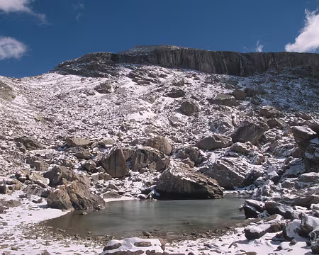 UB070406 Lac des Neuf Couleurs