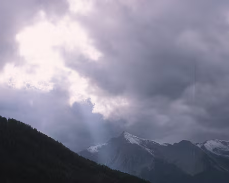 UB070434 La météo, vérifiée le vendredi soir, annonçait deux jours de « grand beau »...