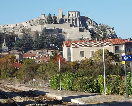 66 00DB0159 Sisteron, la gare, fini !