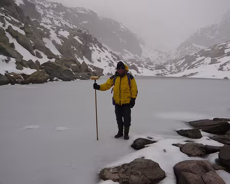 Mercantour 139 Et bien sûr le Chef de Tribu dans le brouillard.