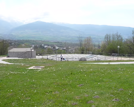 012 Avec vue sur les Pyrénées.