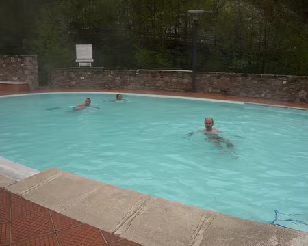 020 On peut même y nager. (Llo)