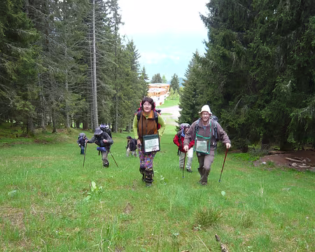 Prapoutel 036 Le lendemain c'est reparti, droit dans la pente.