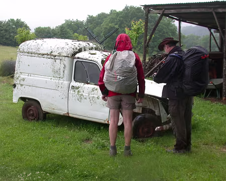 026 Admiration d'un véhicule d'une autre époque