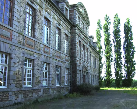 29 Le Logis (commune de Brécey), face est...