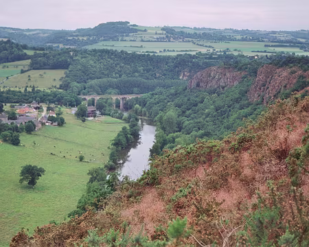 normandie+valais 2008 009 vallée de l'Orne et rocher du Parc