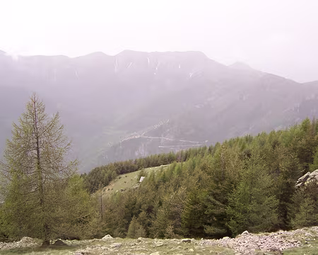 007 Au fond, la vallée de la Vésubie.