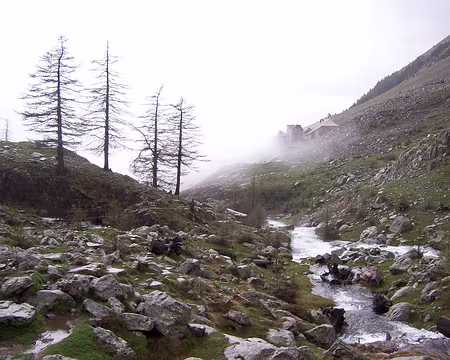 034 Retour au refuge, après une tentative avortée (trop de pluie et de vent).