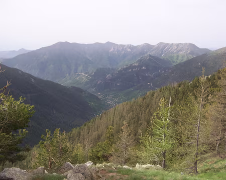 080 4ème jour : en montant au Mont Archas. En contrebas, Saint-Martin-de-vésubie.