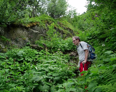 19 Force Rouge médite...