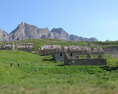 057 11_07 01 bis Tinee 074 bis le camp des Fourches est en ruines