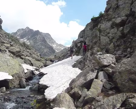 088 11_07 25 68 neve Vens un petit névé