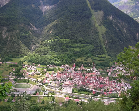 119 13_07 Tinee 167 St Etienne de Tinée, car pour Nice, fin