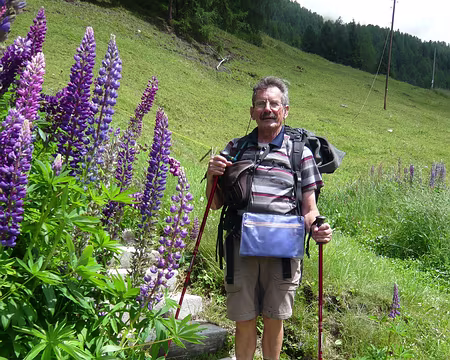 Pays Valaisans 013 Claude adore les fleurs.