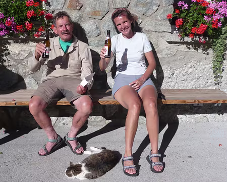 Pays Valaisans 184 Détente à l'AJ, le soir.