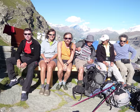 Pays Valaisans 246 Repos et soleil couchant à Shönbiel Hutte.