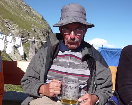 Pays Valaisans 253 Le chef avait très soif.