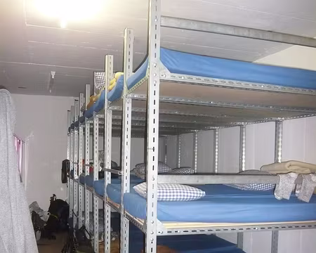 Pays Valaisans 313 Ma première nuit dans un abri anti-atomique.