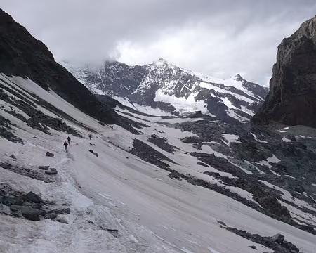 Pays Valaisans 352 Derrière au fond, l'arrivée du téléphérique de Feldskinn (mais nous sommes montés à pieds)