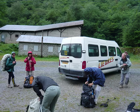 P1010595 1er jour. Le taxi de Tarascon nous dépose au Bouychet, notre point de départ.