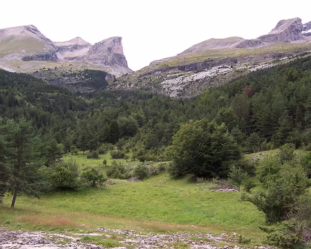 051 Le Grand-Ferrand, toujours, à l'extrème droite.