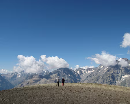 0060 François avec un randonneur