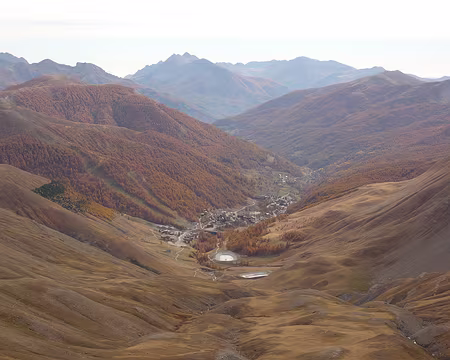 AlpesProvencales 059 Au fond la Foux d'Allos (station de ski).