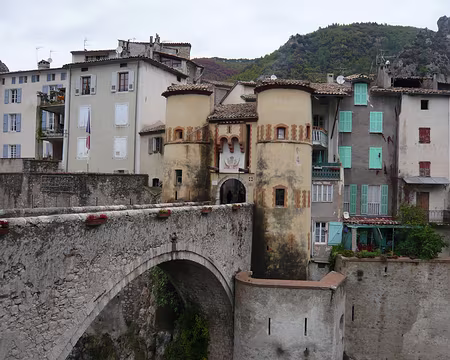 AlpesProvencales 310 Visite de la cité fortifiée.