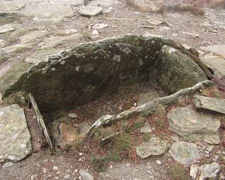 73 Tombe préhistorique