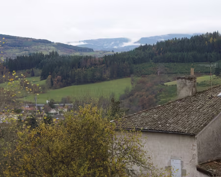 054 Les Monts du Forez au fond