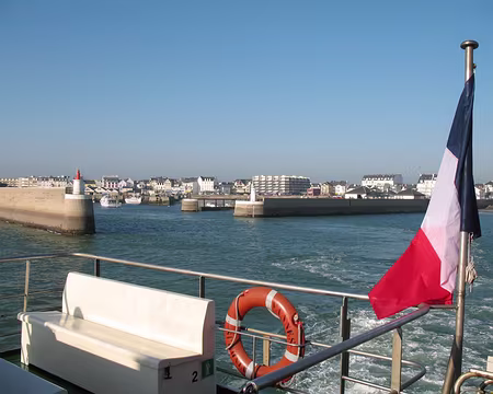 003 Mer calme, ciel bleu, de Quiberon qui nous salue…