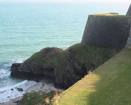 010 quelques canons derrière ces murs ?