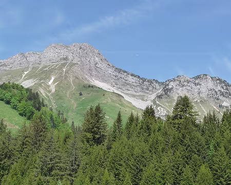 014 Le Mont Colombier vu des chalets