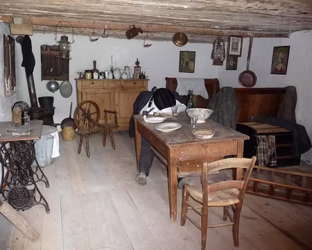 028 Il a l'air d'être fatigué le papy !!!