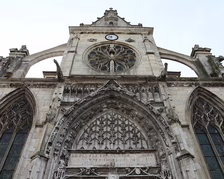 IMG_2665 ….. et son imposante façade