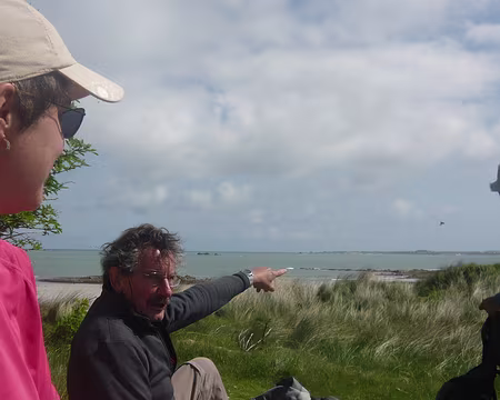 PXL079 On va là-bas, la mer toujours sur notre gauche, c'est facile.